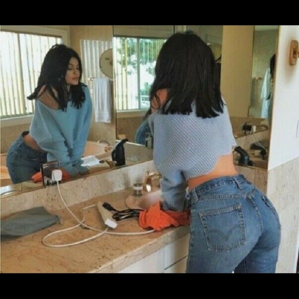 💫SOLD💫 Levi’s High Waisted Wedgie Jeans